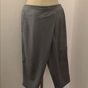 Lululemon crop pants gray size 6